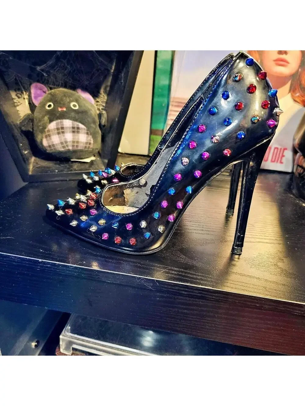 Women's Black and Multi Court